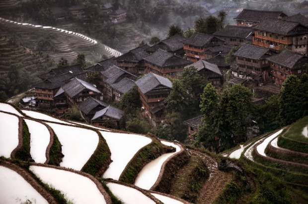 15) Çin’de Bir Dağ Köyü