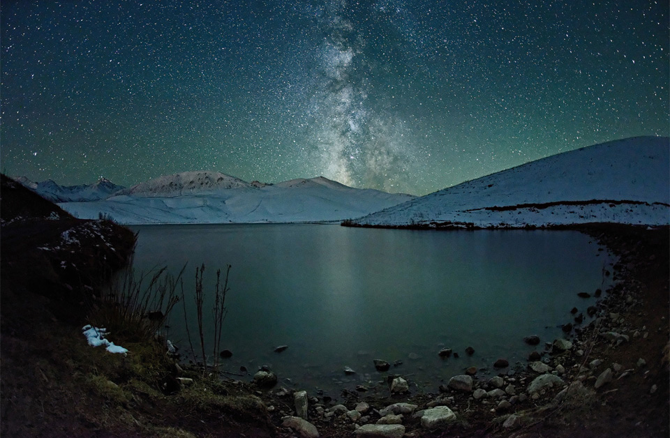 starry-night-over-lake.jpg