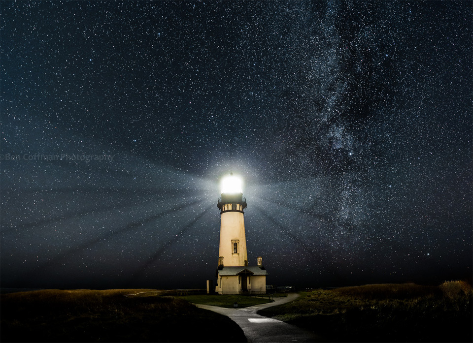 starry-night-over-lighthouse-oregon.jpg